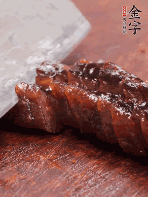 NG大舞台
酱油肉煮熟后切片